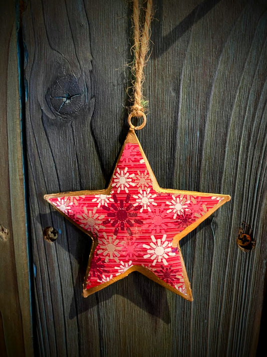 Metal Star with Winter Decoration