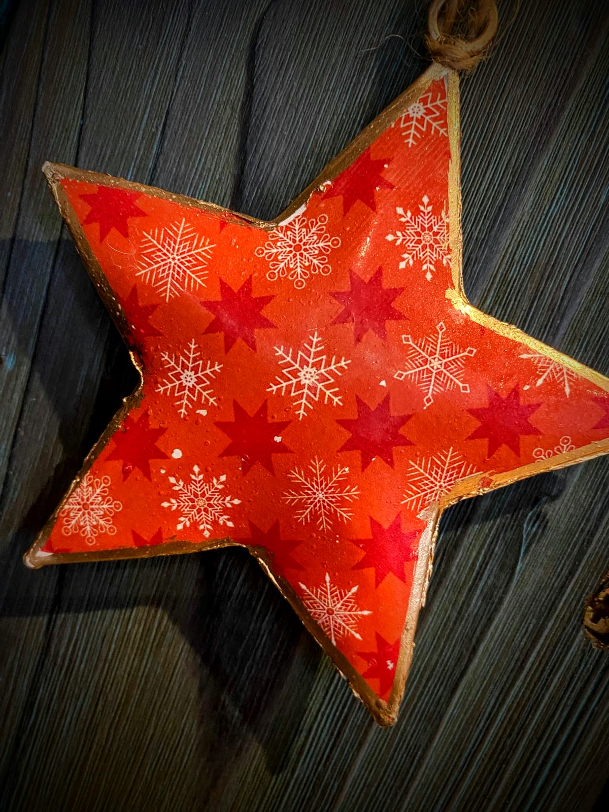 Metal Star with Winter Decoration