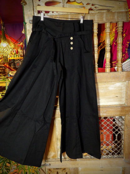 Buttoned Banded Waist Low Rise Black Culottes