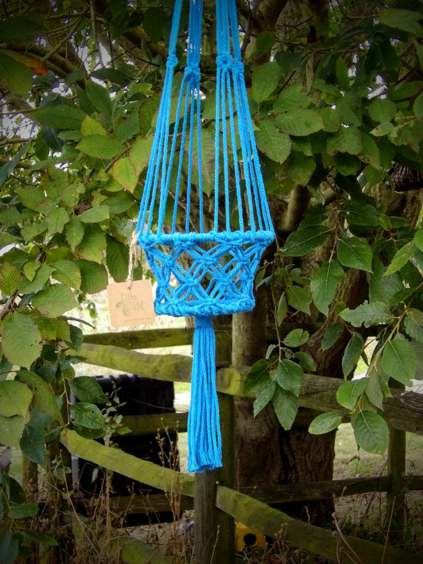 Hanging basket, macrame blue